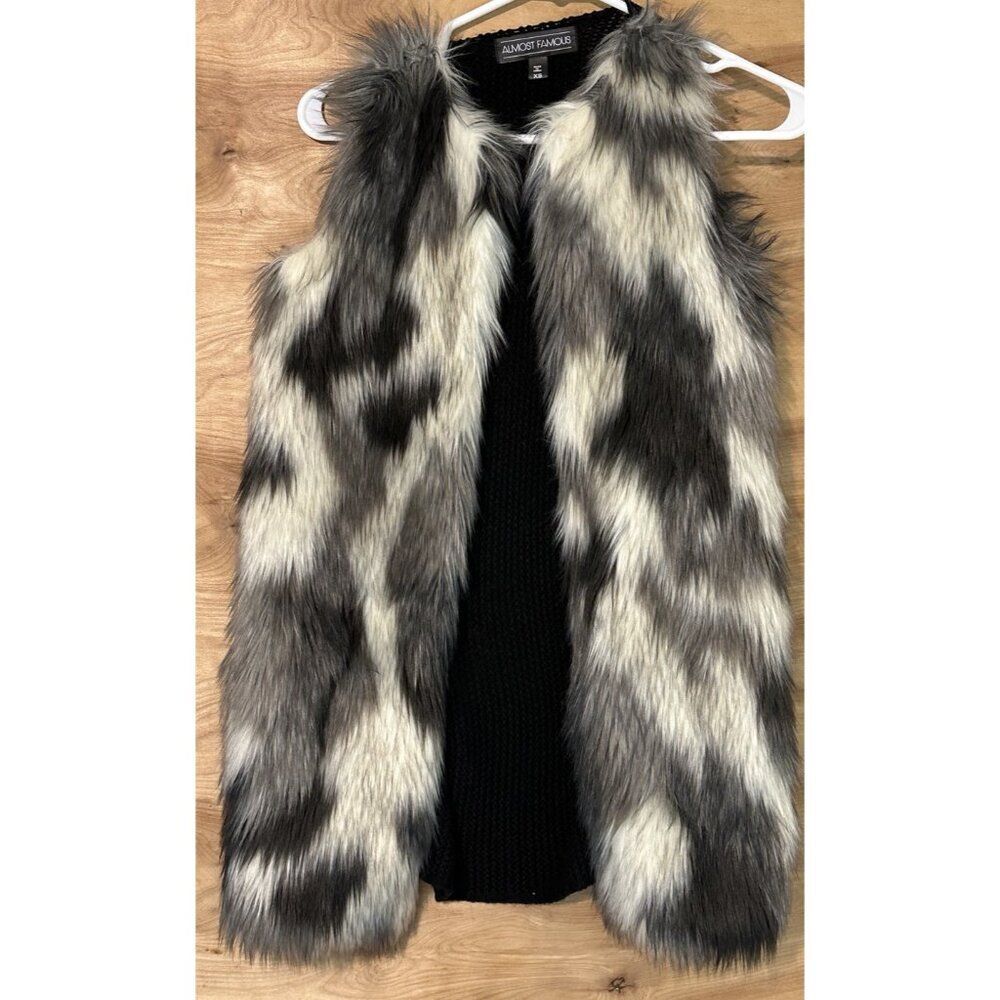 Almost Famous Woman XS Faux Fur Vest Soft Multicolored Boho Hippie Festival Knit